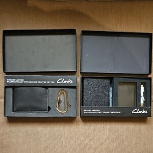 Clarks Black Leather Wallet X2 Key Fob And Phone Charger Set